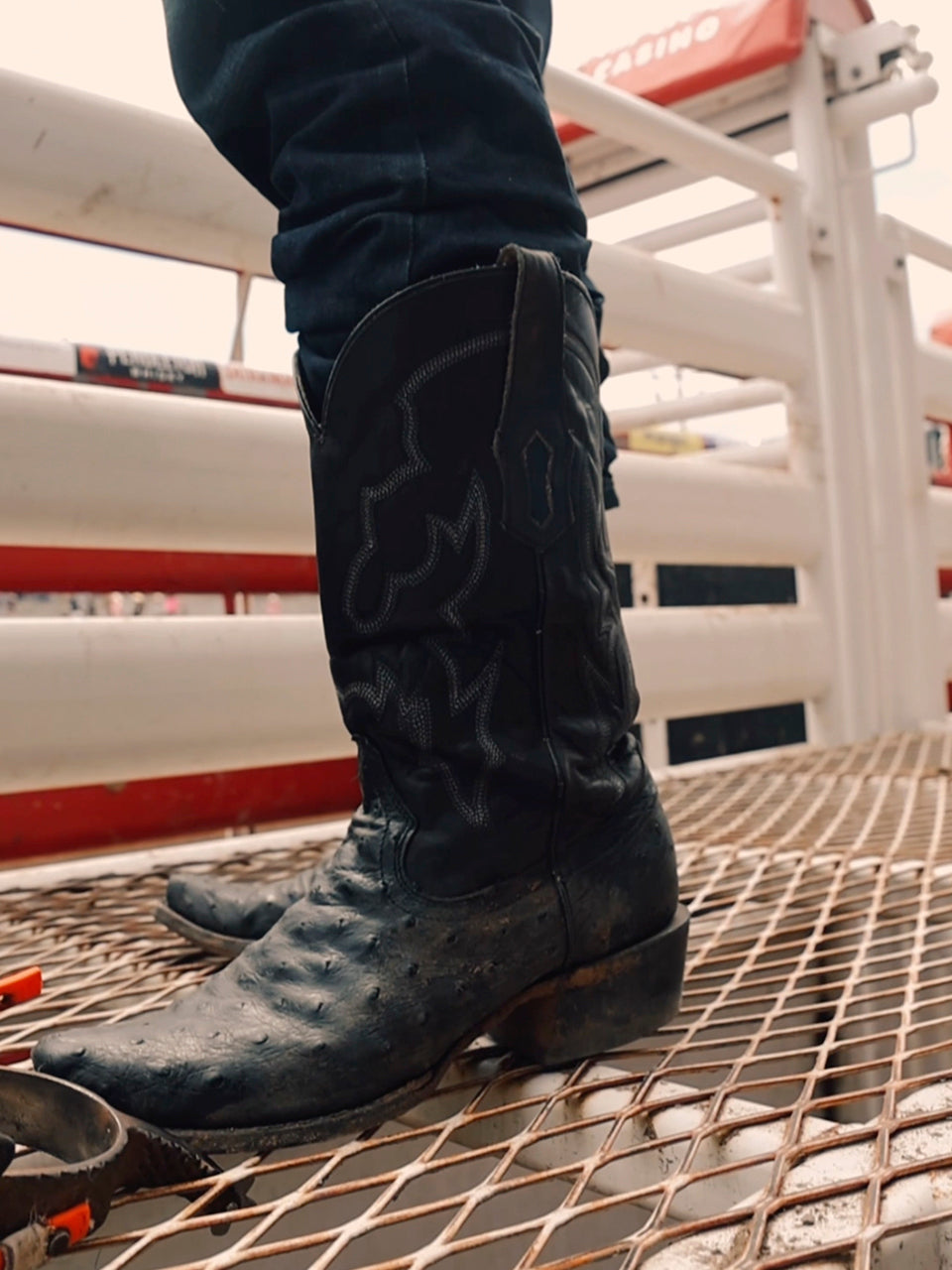 A4549 MEN'S EMBROIDERY AND OSTRICH BLACK NARROW SQUARE TOE