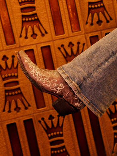 A1094 - WOMEN'S BONE COLOR FLORAL EMBROIDERY COWBOY BOOT – Corral