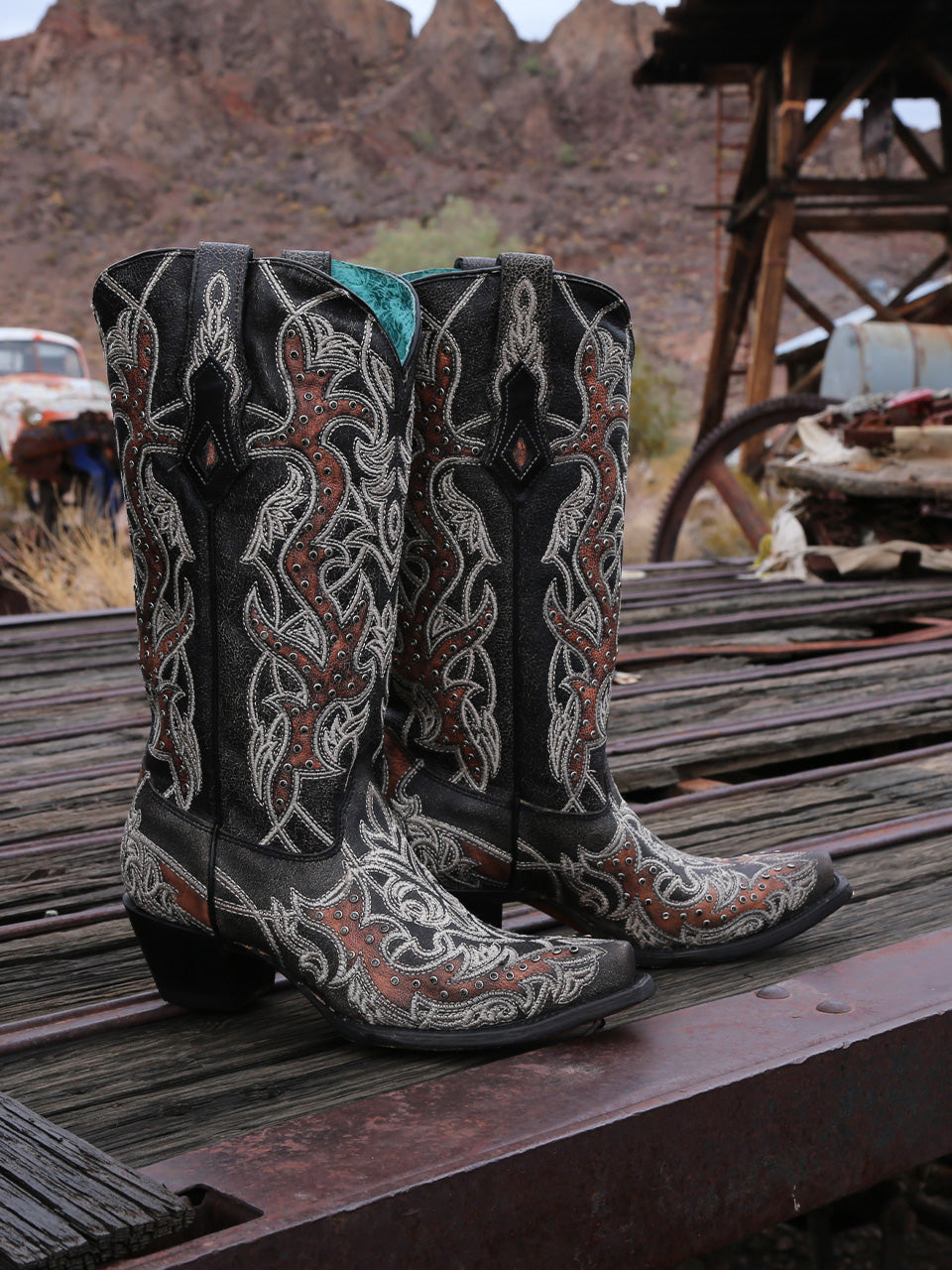 WOMENS COPPER EMBROIDERY AND CRYSTALS SNIP TOE BLACK COWBOY BOOT-C4040-1