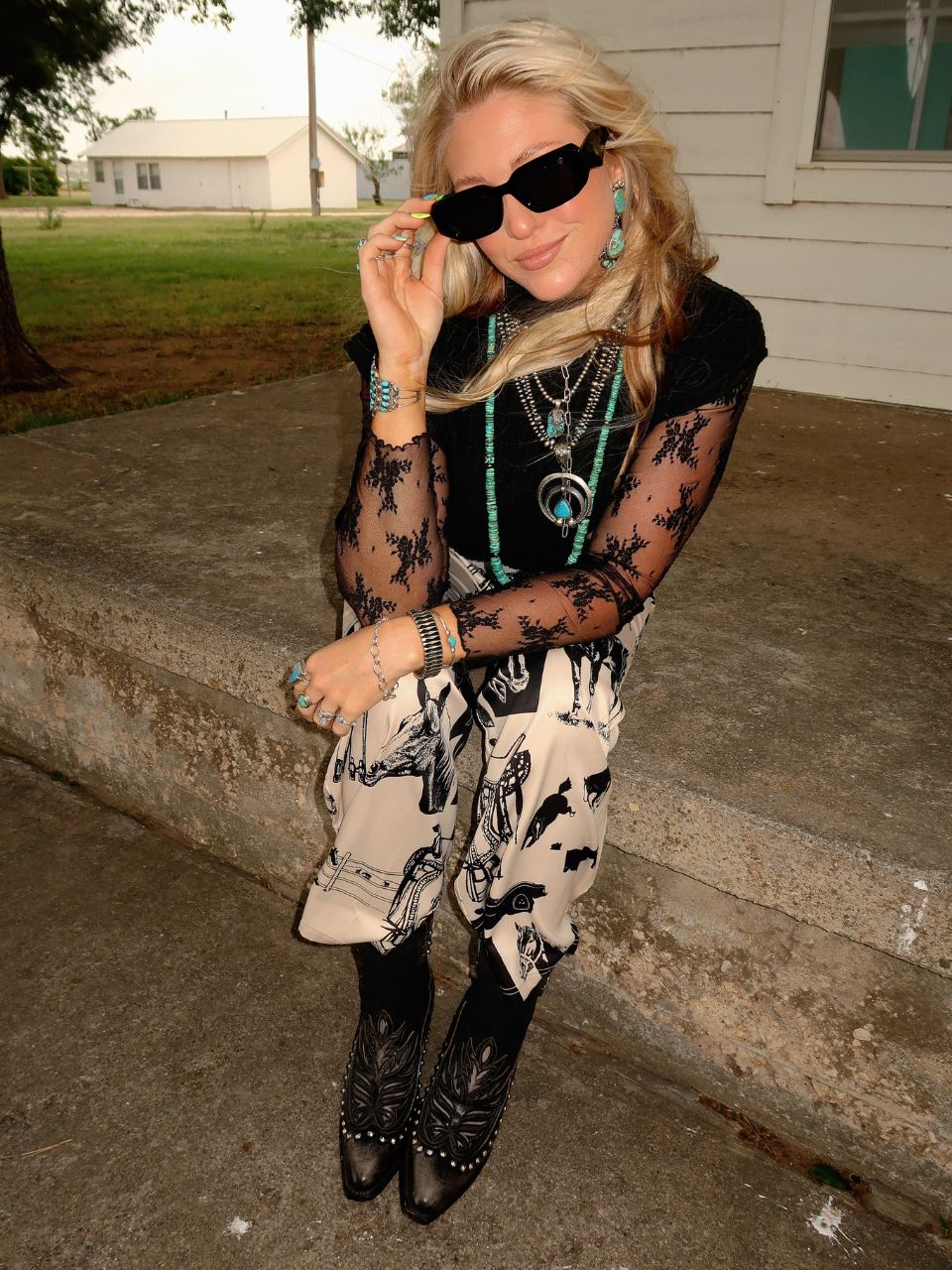 WOMENS EMBOIDERY OVERLAY AND STUDS BLACK ELASTIC TEXTILE SNIP TOE COWBOY BOOT-C4220-1