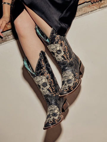 Z5005 - WOMEN'S BLACK AND WHITE FLORAL SUGAR SKULL SQUARE