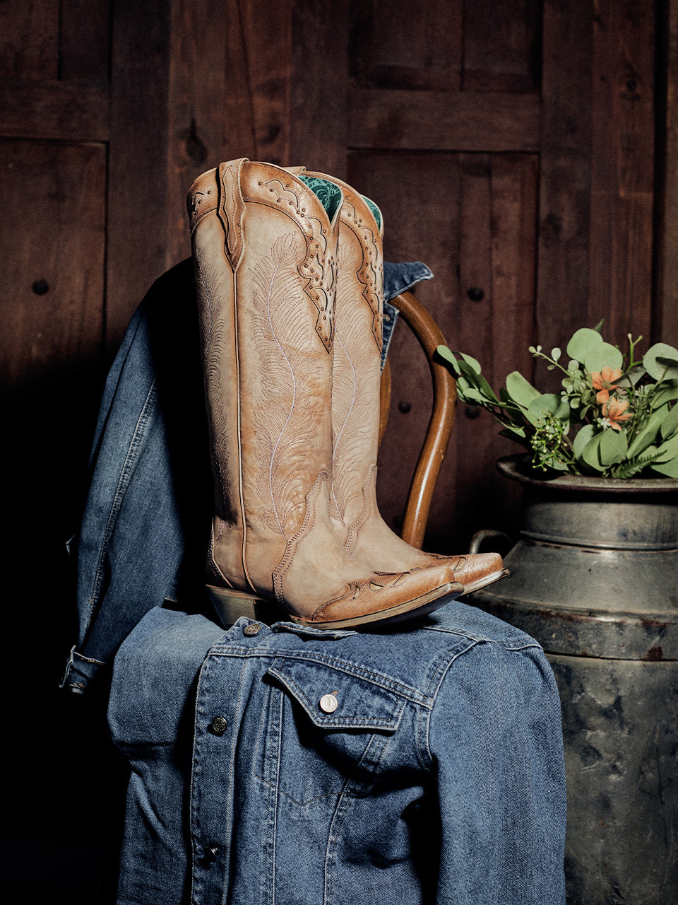 A4768 - WOMEN'S FEATHER EMBROIDERY WITH CRACKLED OVERLAY AND STUDS SAND SNIP TOE COWBOY BOOT
