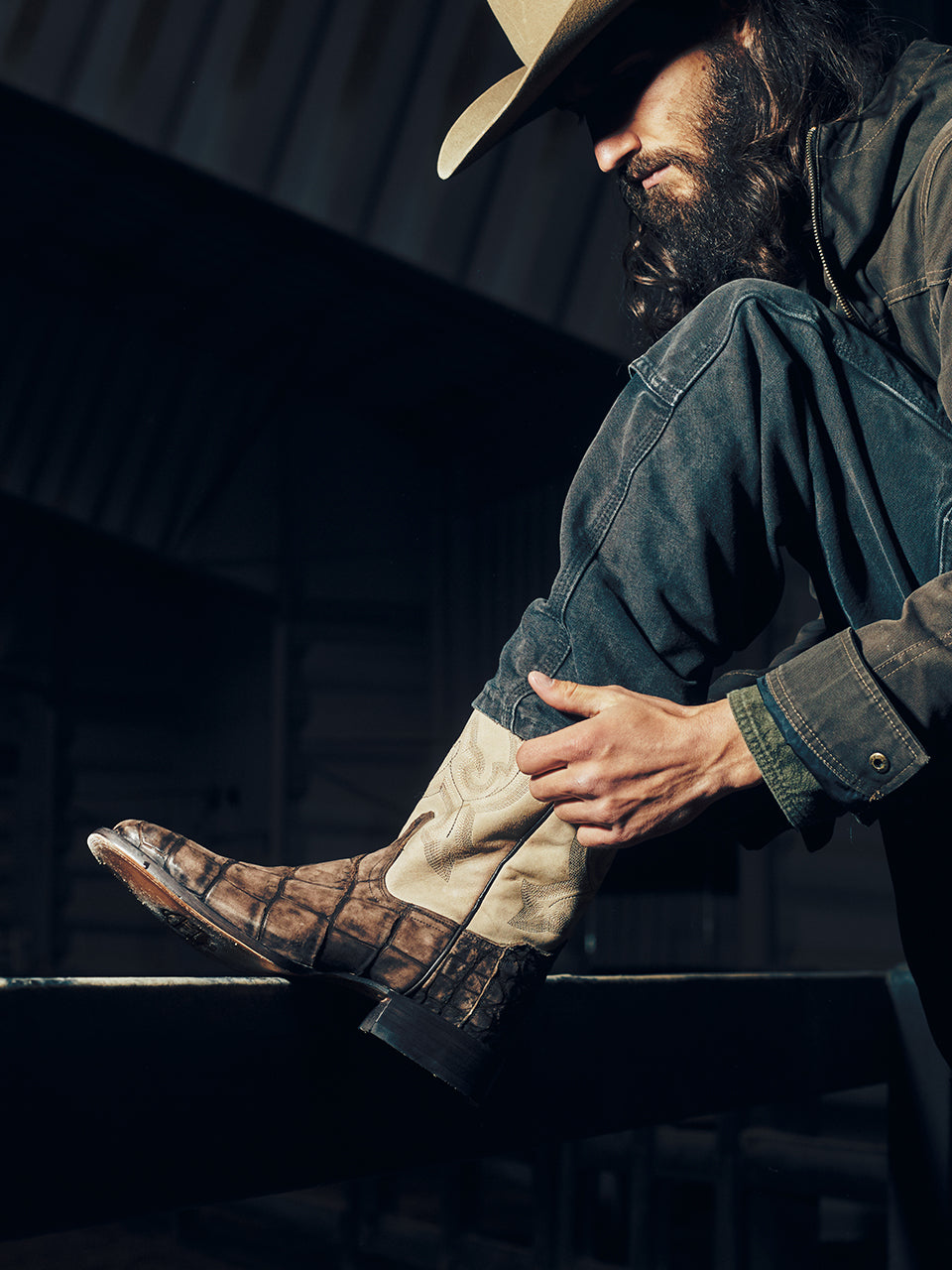 MENS CAPPUCCINO-SAND EMBROIDERY ALLIGATOR WIDE SQUARE-TOE COWBOY BOOT-b5003