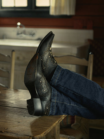 C3847 MEN'S WHITE INLAY EMBROIDERY AND STUDS SNIP TOE BLACK