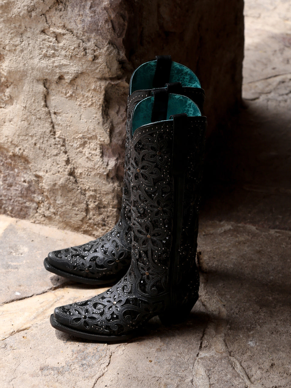 A3589 WOMEN'S BLACK GLITTER INLAY FLORAL OVERLAY WITH CRYSTALS