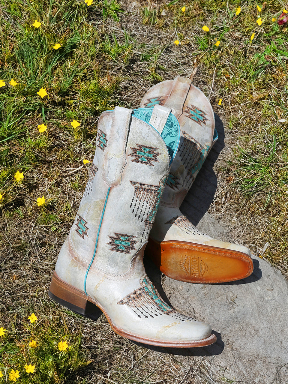 Z5219 - WOMEN'S WOVEN EAGLE EMBROIDERY SQUARE TOE COWBOY BOOT