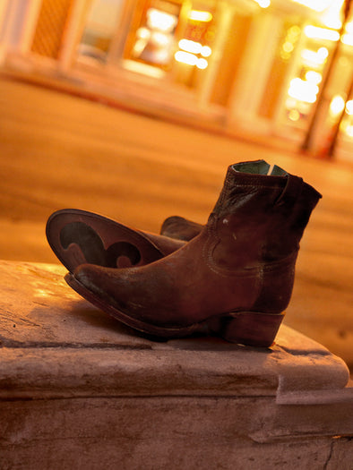 C1064 - WOMEN'S CHOCOLATE TAN LAMB ROUND TOE COWBOY BOOTIE WITH