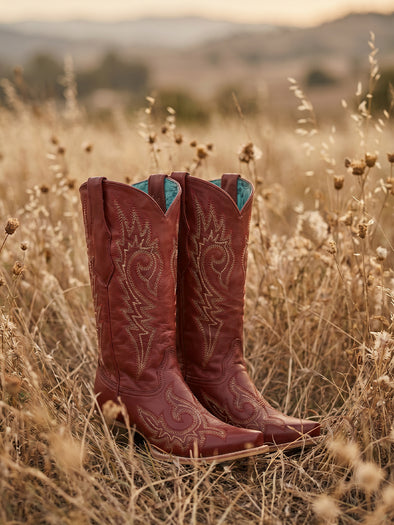 Z5555 - WOMEN'S RED FLAMES EMBROIDERY SNIP TOE COWBOY BOOT